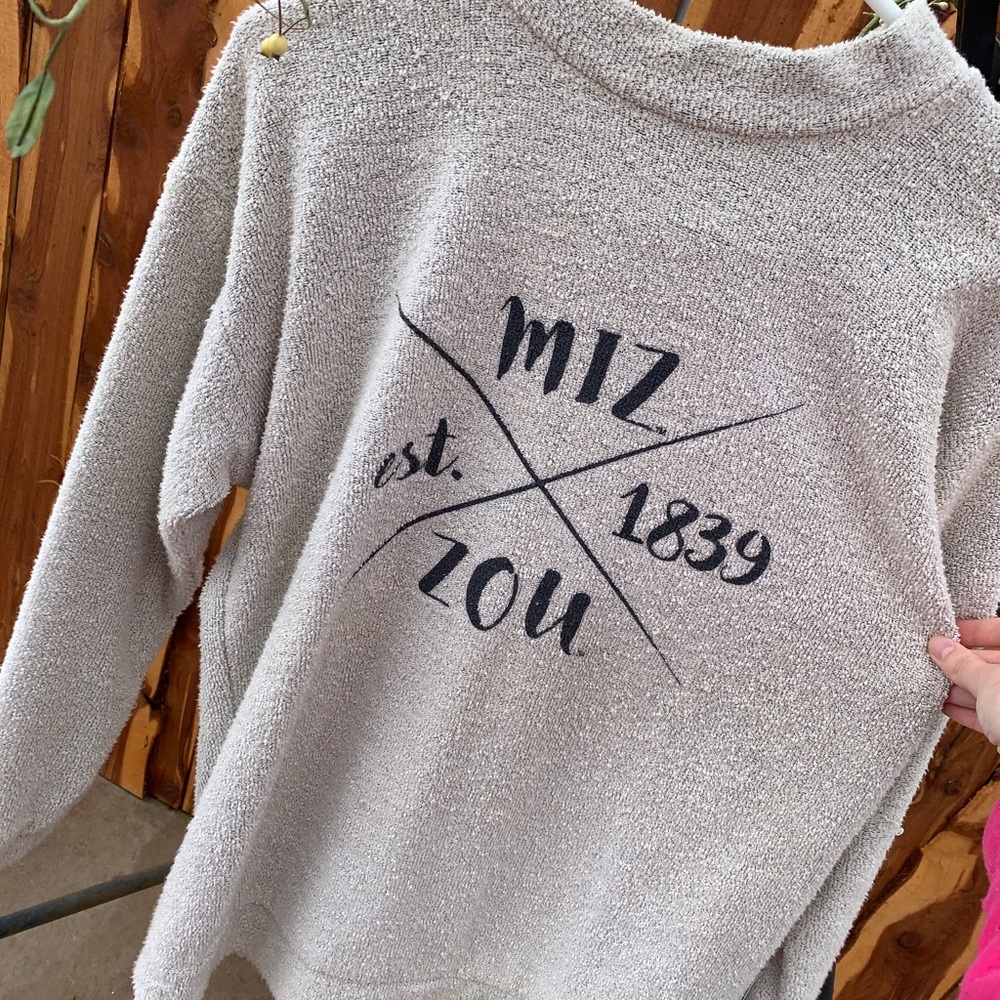 Sweatshirt
